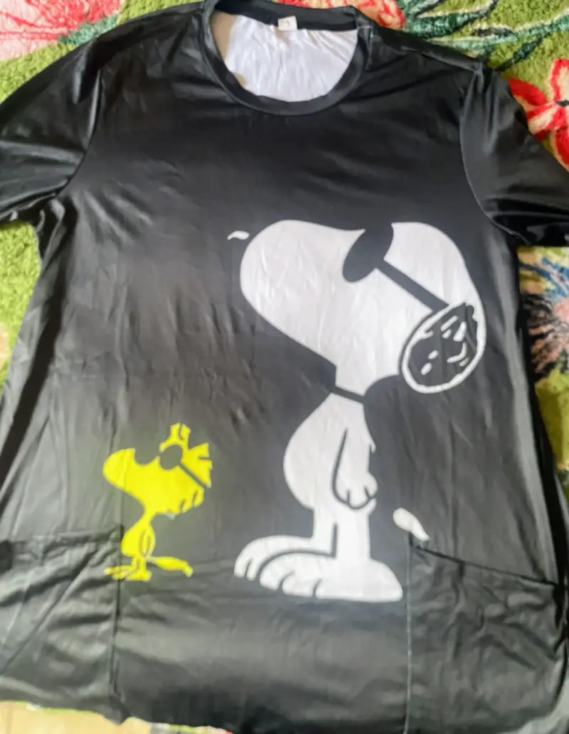 Polera negra Snoopy y Woodstock - 1