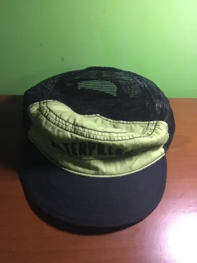 Gorra negra y verde Caterpillar - miniatura 1