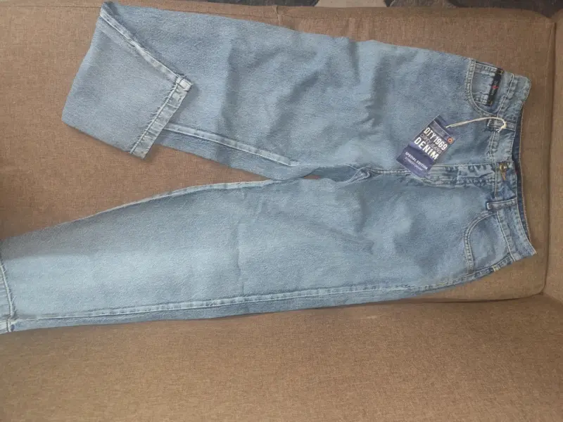 Jeans azul nuevo con etiqueta - 1
