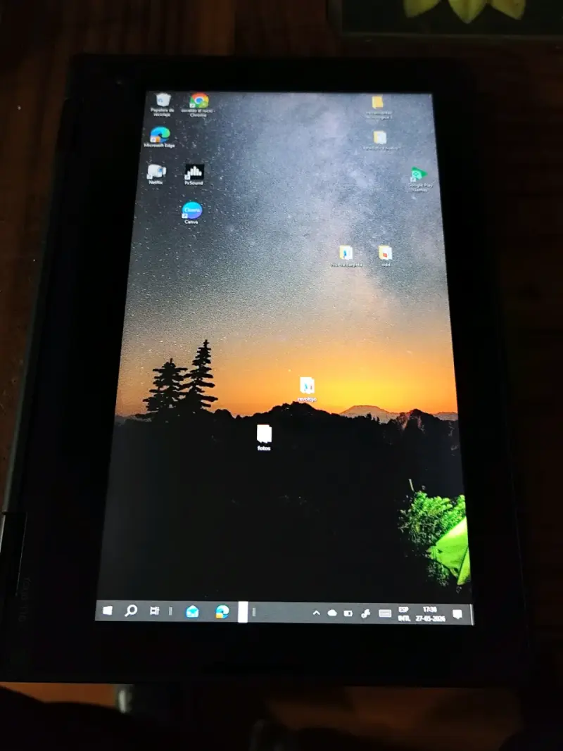 Laptop con pantalla activa - 6