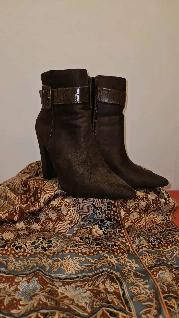 Botines marrones de gamuza - 1
