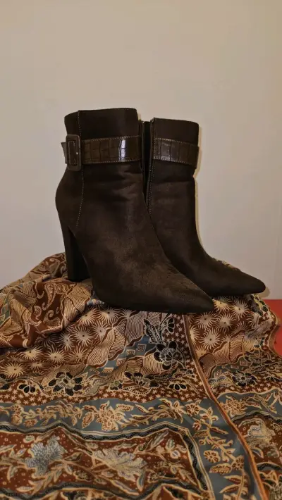 Botines marrones de gamuza - miniatura 1