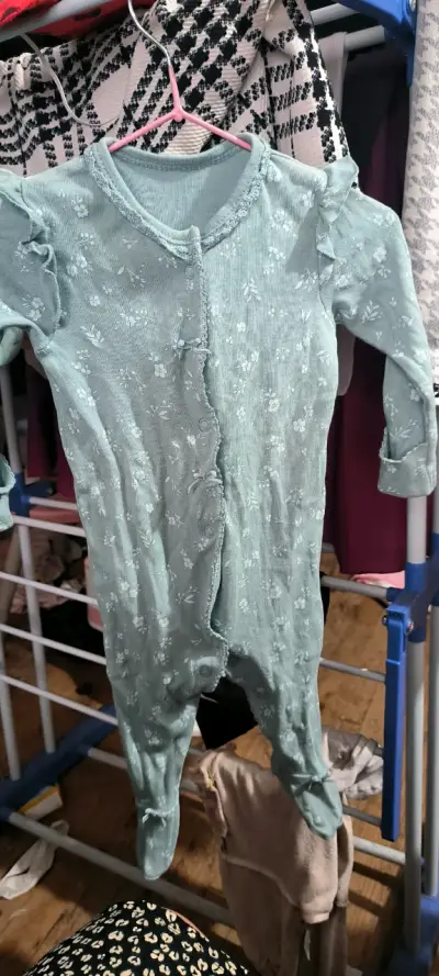 Pijama bebé verde floral talla 3-6 meses - miniatura 1