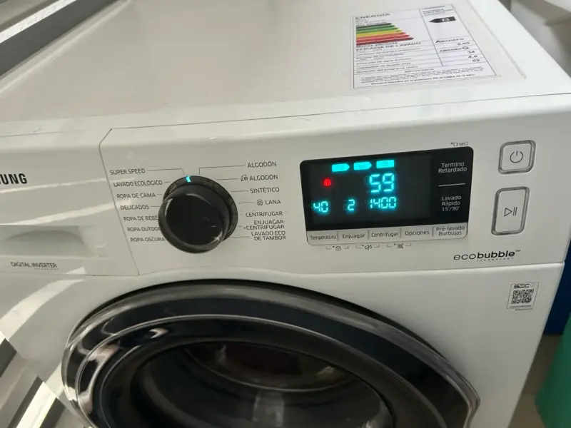 Lavadora samsung carga frontal blanca - 3
