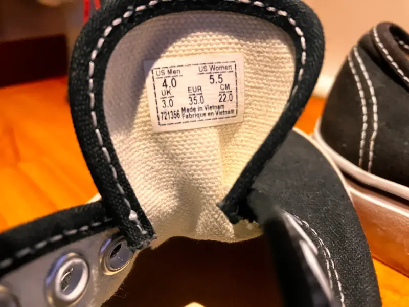 Zapatillas negras Vans de lona sin cordones - 2
