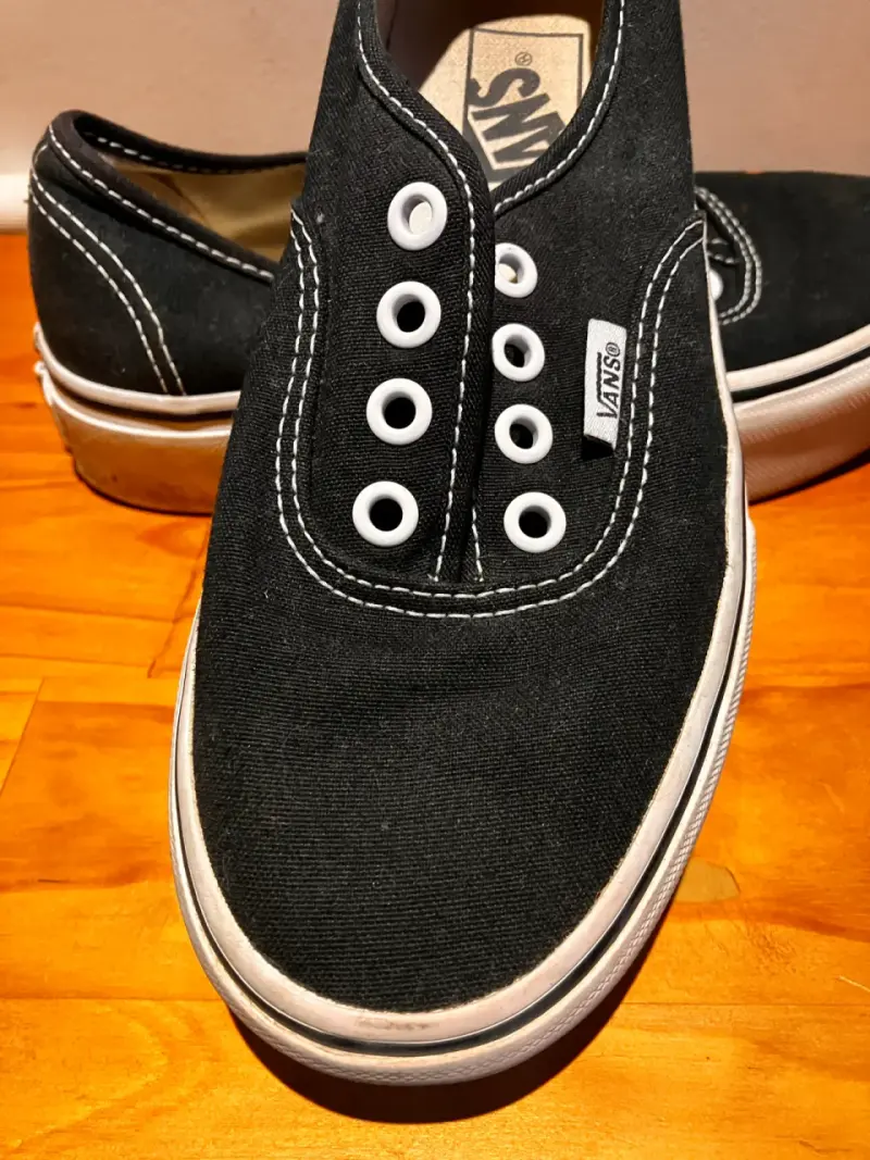 Zapatillas negras Vans de lona sin cordones - 5