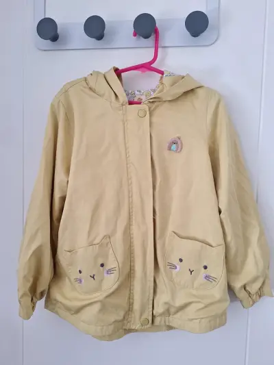 Chaqueta beige infantil con capucha - miniatura 1