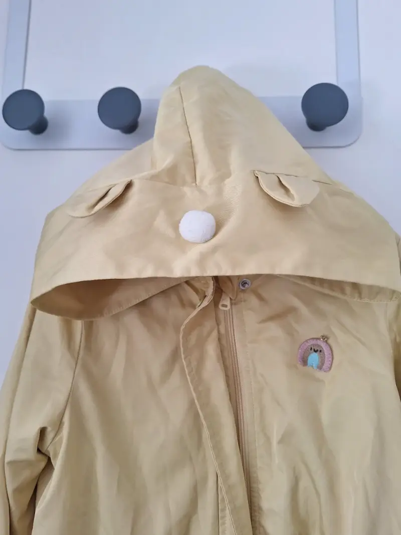 Chaqueta beige infantil con capucha - 2