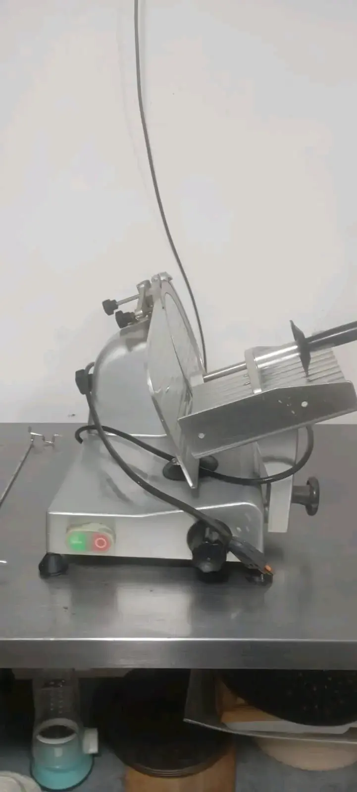 Cortadora de fiambres eléctrica