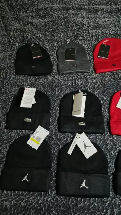 Gorros Lacoste y mas marcas (nuevos) - miniatura 3