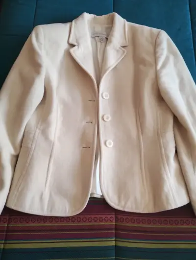 Blazer beige elegante para mujer - miniatura 2