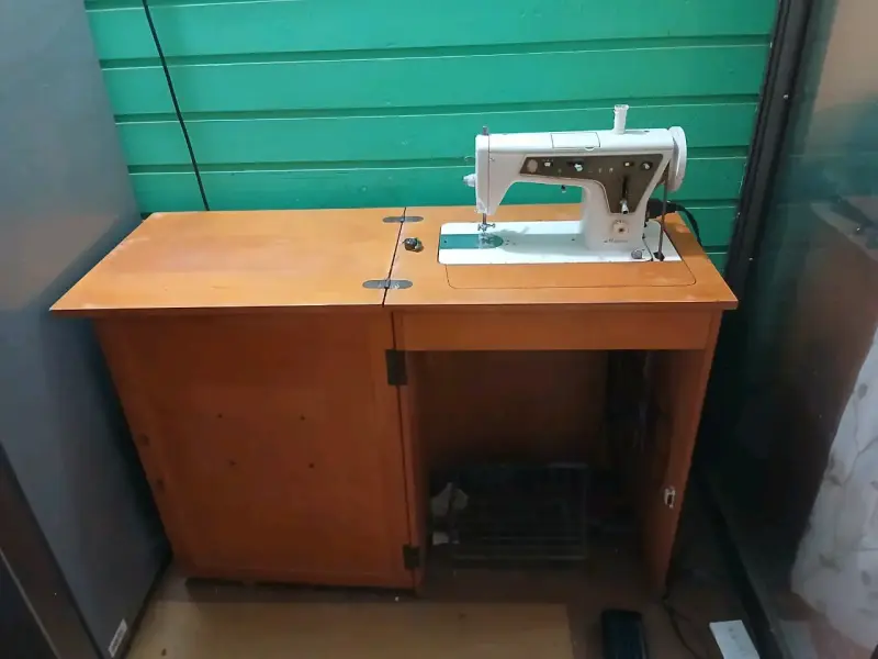 Máquina de coser con mueble singer Multipunto - 1