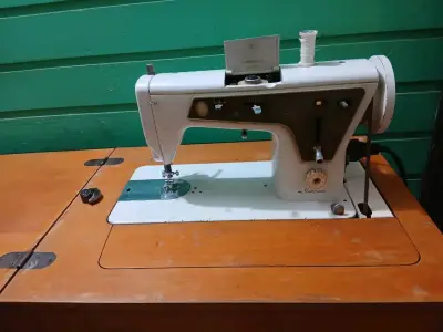 Máquina de coser con mueble singer Multipunto - miniatura 3