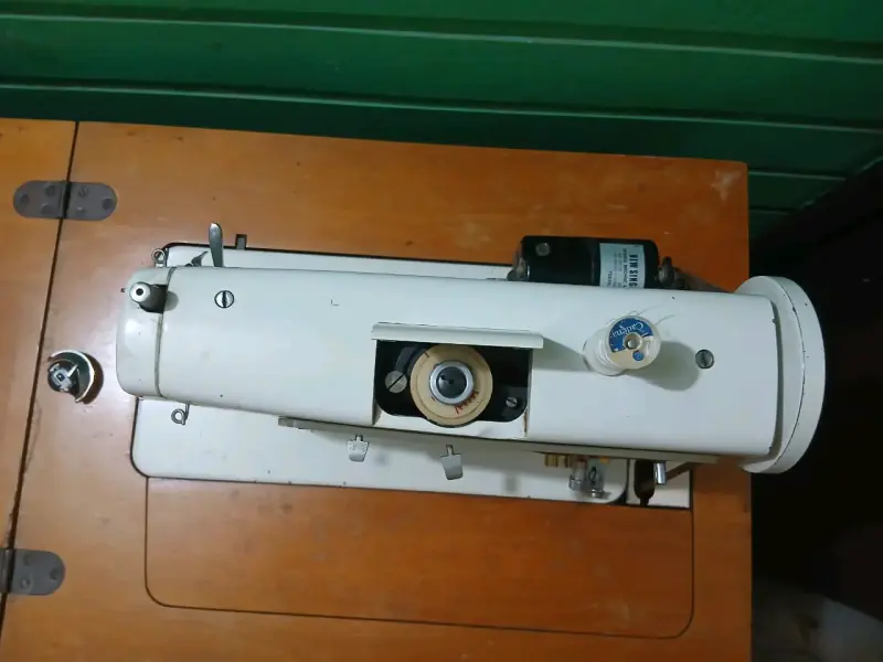 Máquina de coser con mueble singer Multipunto - 4