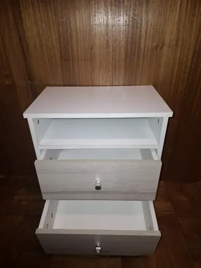 Velador blanco con cajones - miniatura 2