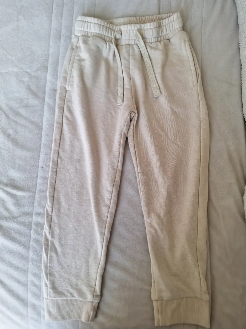 Pantalones deportivos beige
