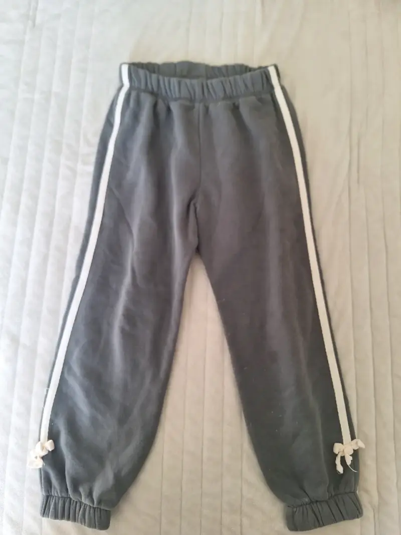 Pantalones deportivos grises infantil
