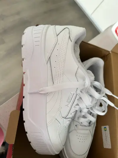 Zapatillas blancas Puma - miniatura 3