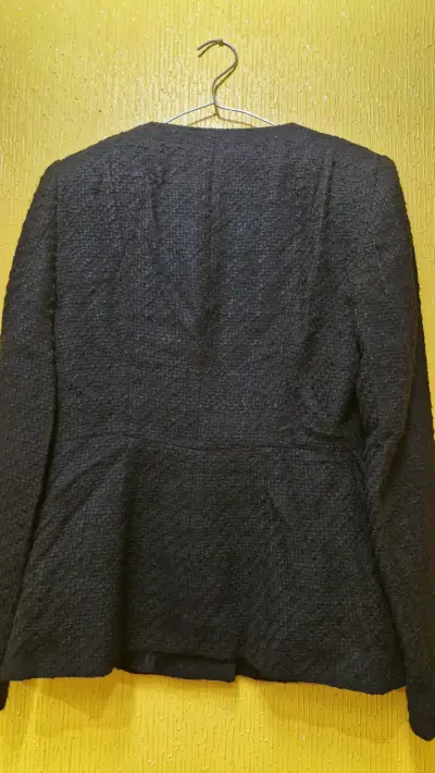 Blazer negro con botones dorados - miniatura 3