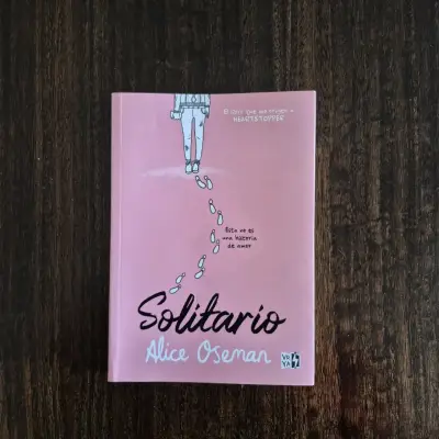 Libro 'Solitario' de Alice Oseman - miniatura 1