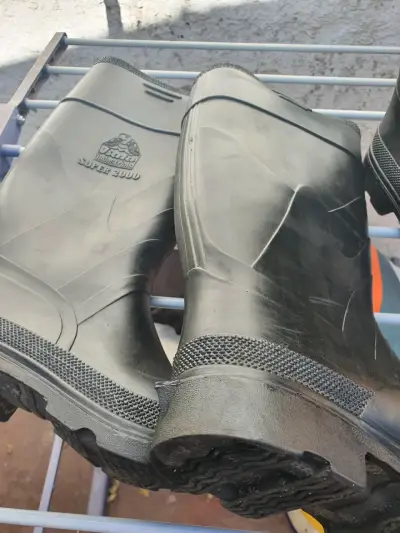 Botas de goma negras - miniatura 3