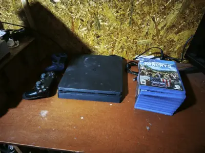 Consola PlayStation 4 con juegos - miniatura 2