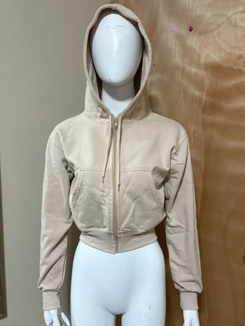 Polerón beige con capucha
