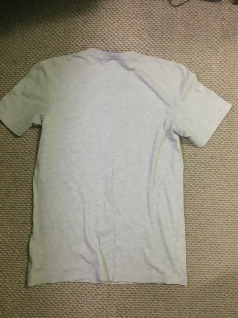 Polera gris Adidas estampada - 3