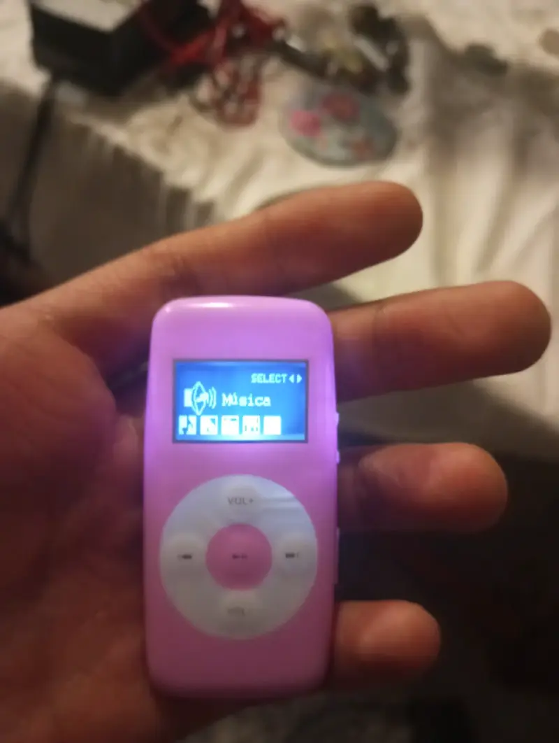 Reproductor MP3 Microlab Retro Rosado (Estilo iPod - 3