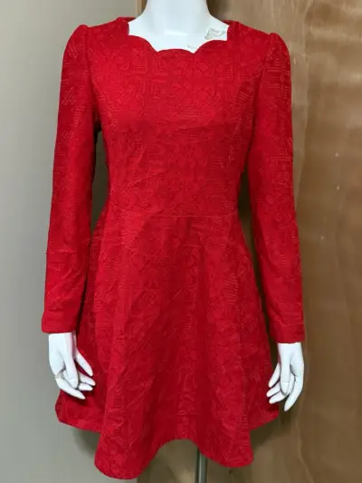 Vestido rojo encaje manga larga - miniatura 1