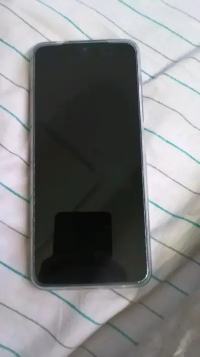 Se vende teléfono sin detalles solo bloqueado pin - miniatura 3