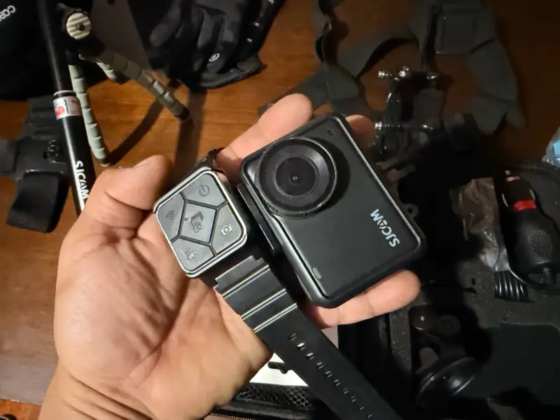 Cámara de Acción GOPRO SJCam con accesorios - 1