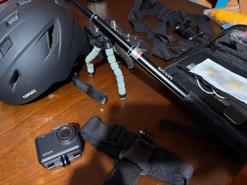 Cámara de Acción GOPRO SJCam con accesorios - 6