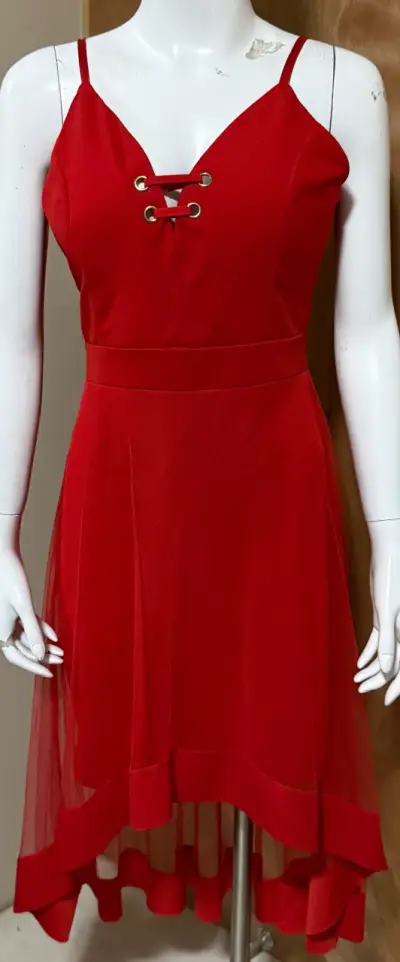 Vestido rojo con tirantes - miniatura 1