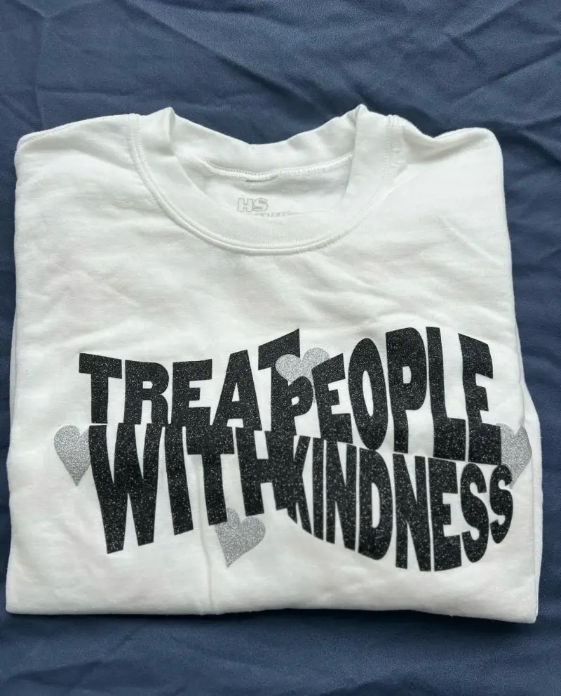 Poleron blanco 'Treat People With Kindness' - 1