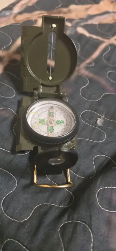 Brújula militar de bolsillo - miniatura 1