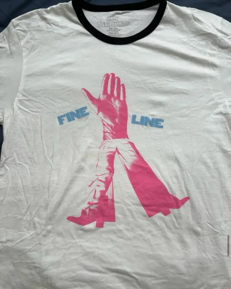Polera fine line ( Harry Styles)
