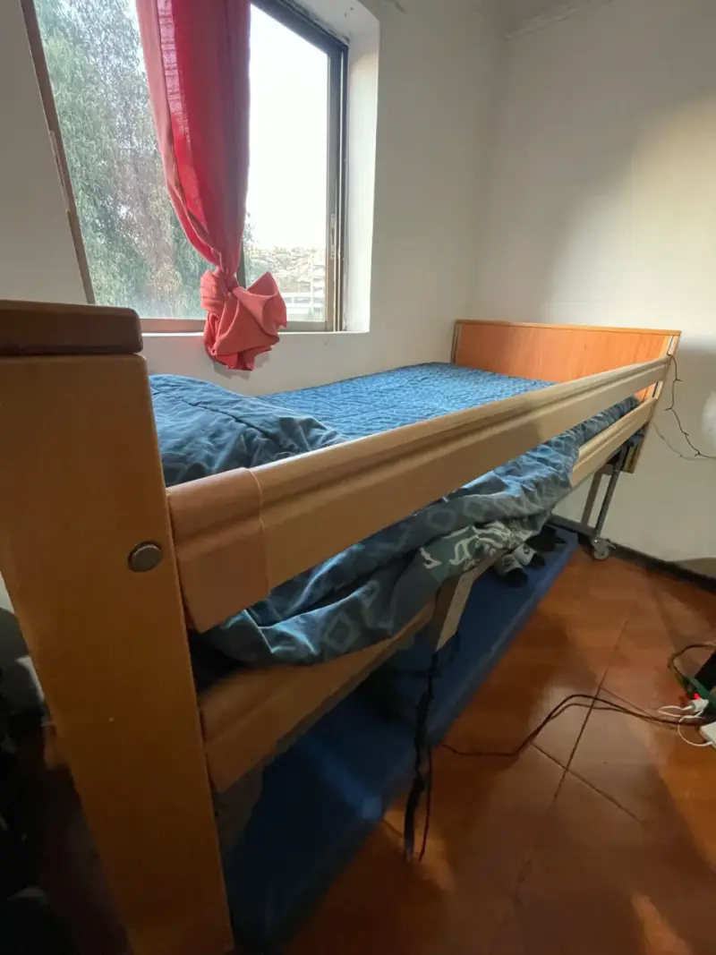 Cama de hospital ajustable - 3