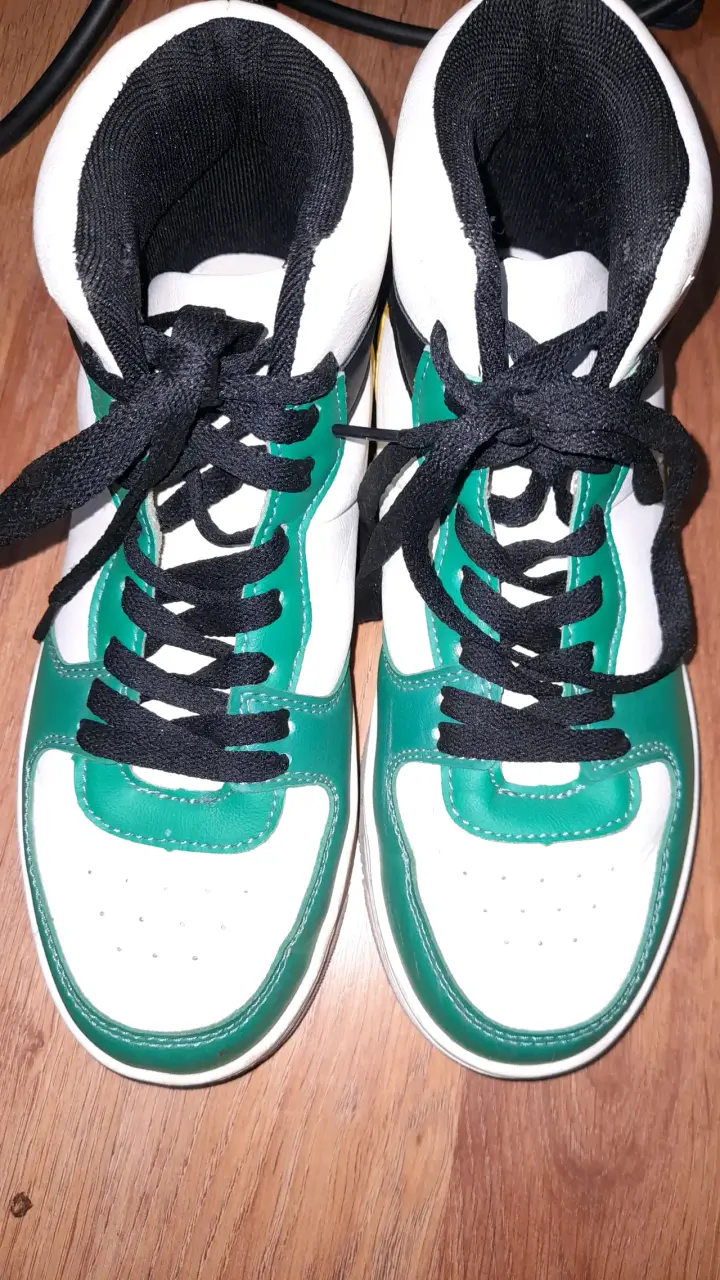 Zapatillas deportivas blancas y verdes - 2