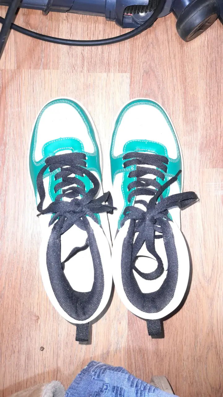 Zapatillas deportivas blancas y verdes - 3