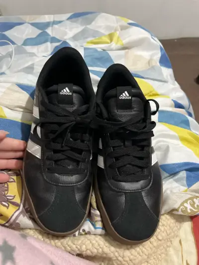 Zapatillas negras Adidas - miniatura 1