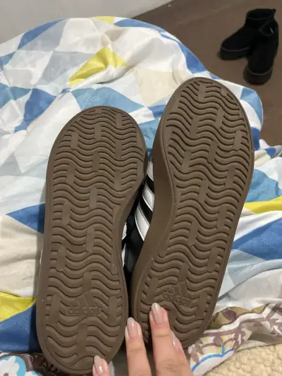Zapatillas negras Adidas - miniatura 4