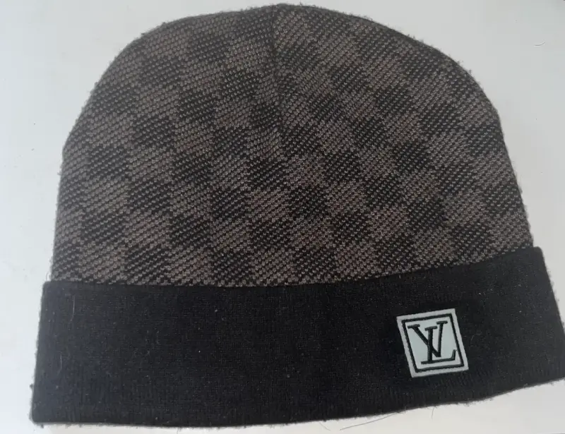 Gorro de lana LV