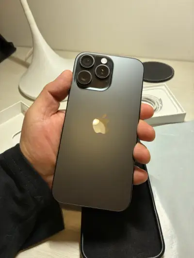 IPhone 16 ProMax Black Titanium de 256 GB - miniatura 1