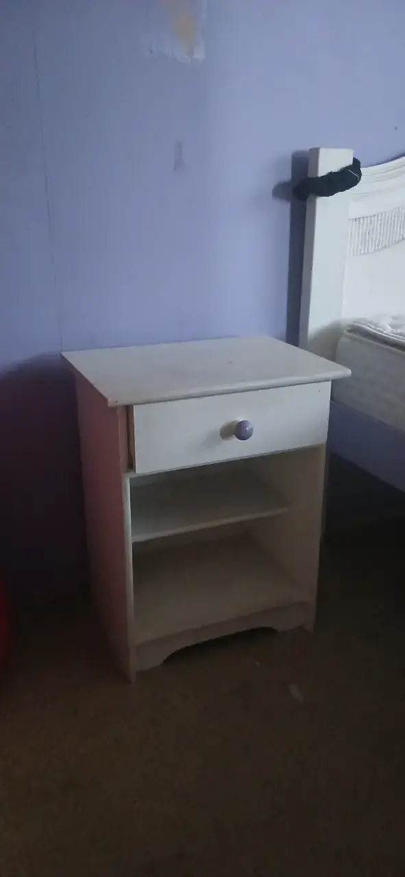 Velador blanco con cajón cama y colchon - 1