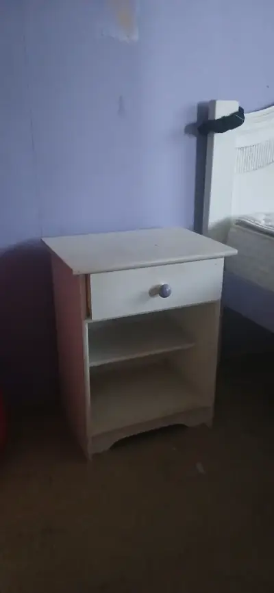 Velador blanco con cajón cama y colchon - miniatura 1