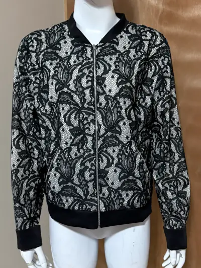 Chaqueta encaje negro y blanco - miniatura 1