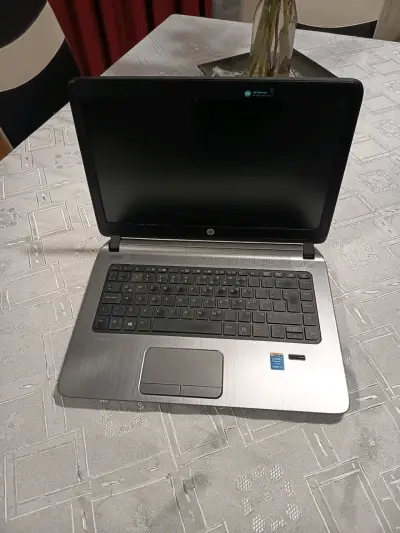 Notebook HP negra - miniatura 2