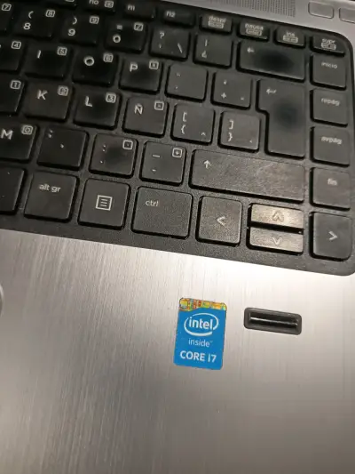 Notebook HP negra - miniatura 3