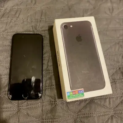 iPhone 7 Usado 128 gb con caja original - miniatura 1